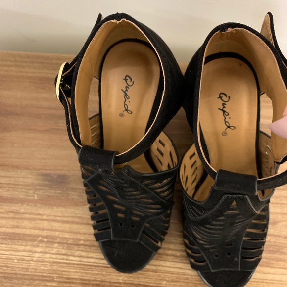 Heels - Picture 2 of 6